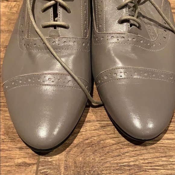 Marc Fisher grey tie up dress shoes - Picture 6 of 8